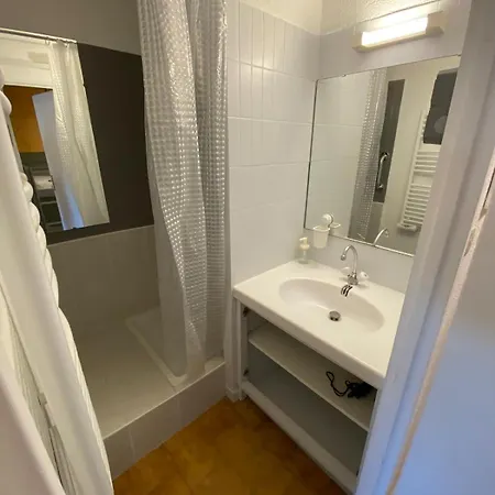 Daire Nice Studio At 90m From The Beach *